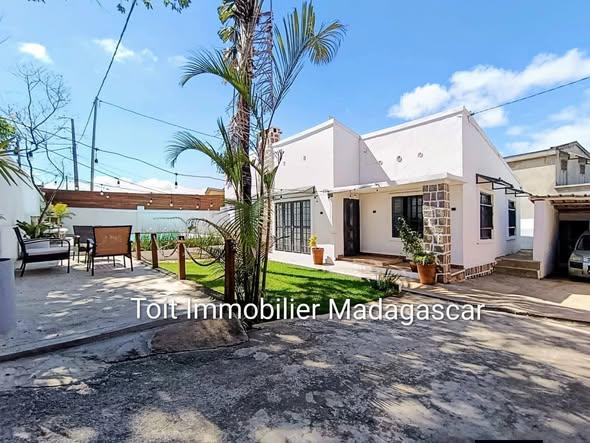 Maison 2 ch. à vendre — Talatamaty - photo 1