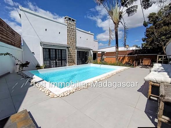 Maison 2 ch. à vendre — Talatamaty - photo 2
