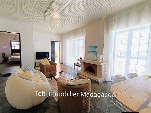 Maison 2 ch. à vendre — Talatamaty - photo 4