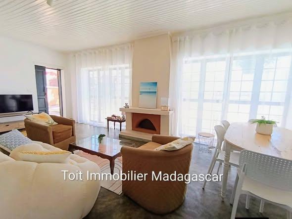 Maison 2 ch. à vendre — Talatamaty - photo 5