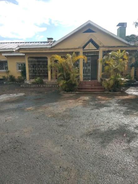 Maison 4 ch. à louer — Iavoloha - photo 1