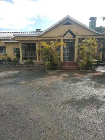Maison 4 ch. à louer — Iavoloha — 2 000 000 Ar | Fonenako