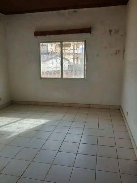 Maison 4 ch. à louer — Iavoloha - photo 4