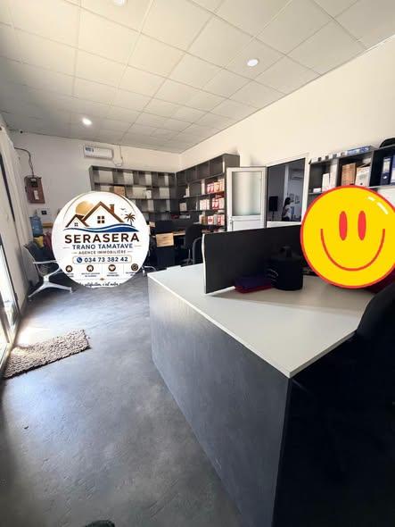 Bureau à louer — Ville - photo 2