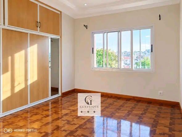 Maison 4 ch. 100 m² à louer — Ambatolampy - photo 4