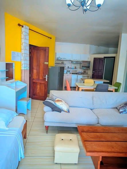 Maison à louer — Toamasina - photo 4