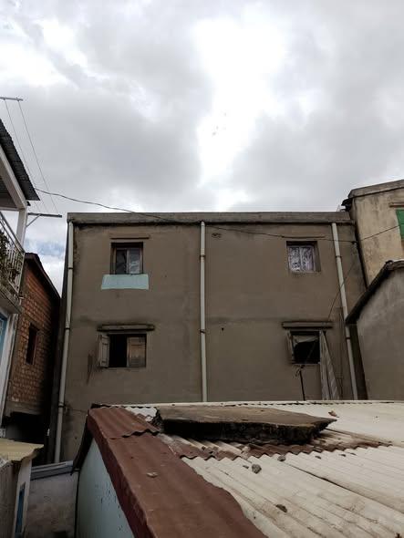 Maison 6 ch. à vendre — Andohatapenaka - photo 1