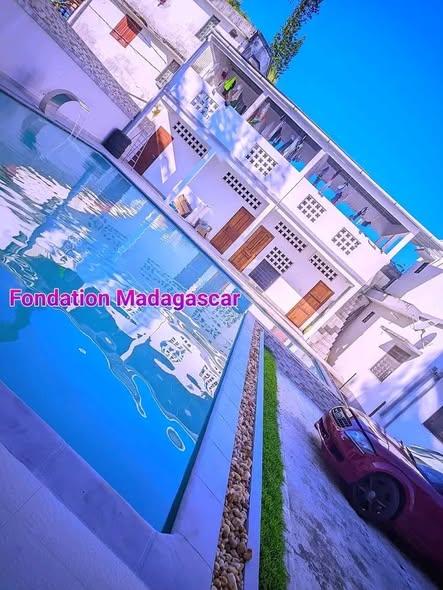 Appartement à louer — Toamasina - photo 2
