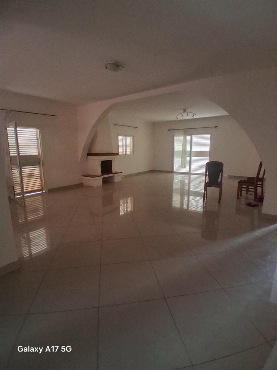 Maison basse indépendante 2 chambres — Mahatsinjo Alasora, Antananarivo - photo 2