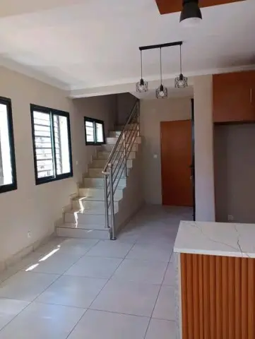 Trano Ahofa à louer — Manakambahiny — 3 000 000 Ar | Fonenako