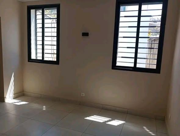Trano Ahofa à louer — Manakambahiny - photo 5