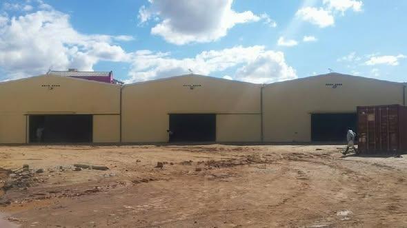 Entrepôt 500 m² à louer — Tanjombato - photo 1