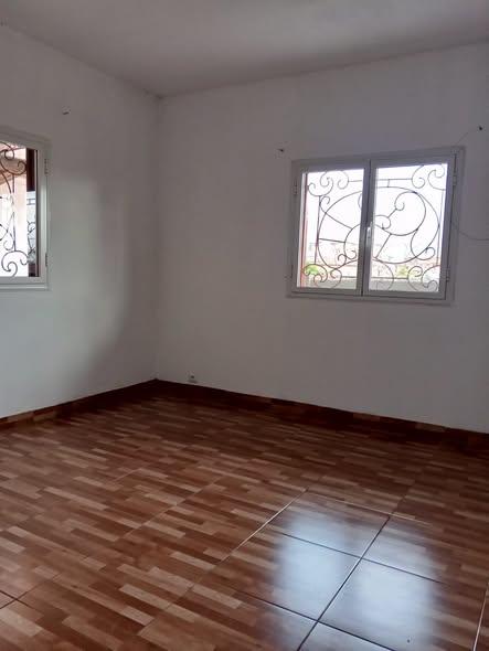 Appartement 3 ch. à louer — Ambatolampy - photo 1