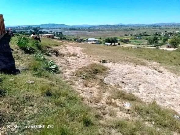 Terrain 150 m² à vendre — Ampitatafika - photo 1