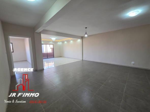 Immeuble 3 ch. à louer — Ambohimangakely - photo 5