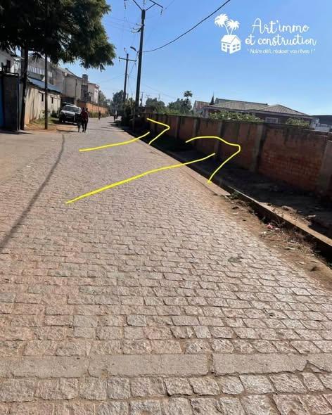 Terrain 654 m² à vendre — Ambohibao - photo 2