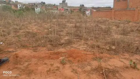 Terrain 300 m² à vendre… — 42 000 000 Ar | Fonenako