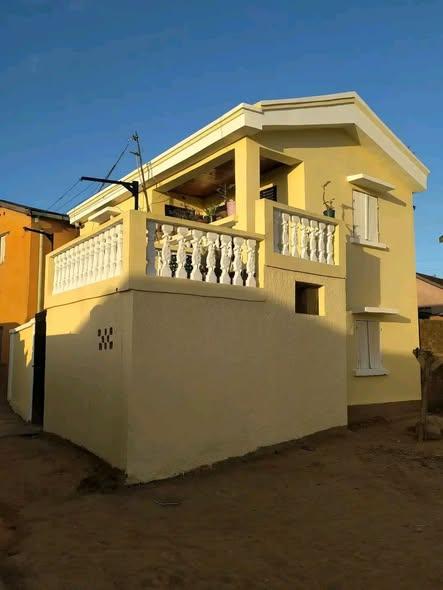 Maison 2 ch. à vendre — Ambohijanahary - photo 1