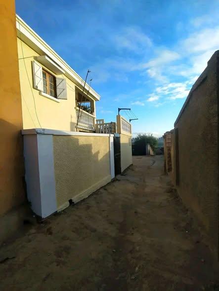 Maison 2 ch. à vendre — Ambohijanahary - photo 2