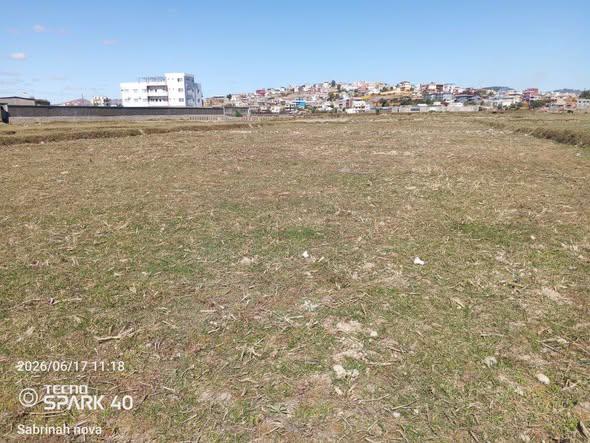 Terrain 1 500 m² à vendre — By Pass - photo 1