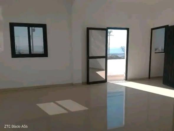 Appartement 2 ch. à louer — Ambatomaro - photo 2