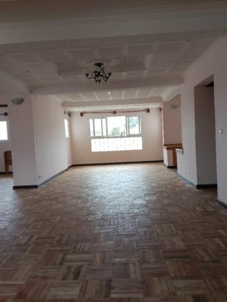 Appartement 3 ch. à louer — Soavimbahoaka Ampasapito - photo 1