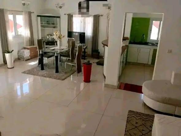 Maison 3 ch. à louer — Talatamaty - photo 2