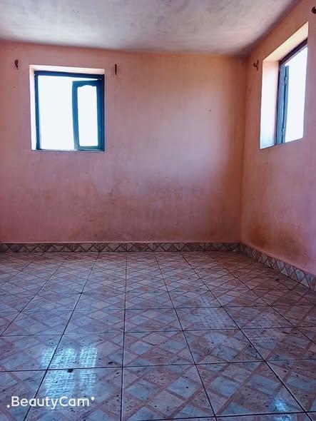 Trano Ahofa à louer — 67 ha - photo 1