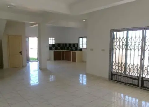 Maison 3 ch. à louer — Ambohibao — 2 000 000 Ar | Fonenako