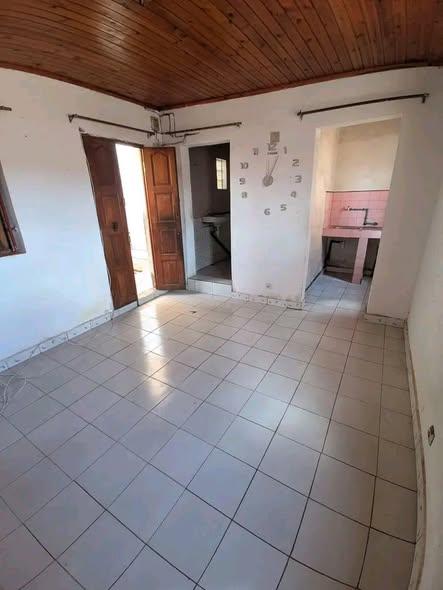 Trano Ahofa 1 ch. à louer — Ambohipo - photo 1