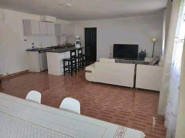 Maison 3 ch. 100 m² à louer — Ambohitrimanjaka - photo 2