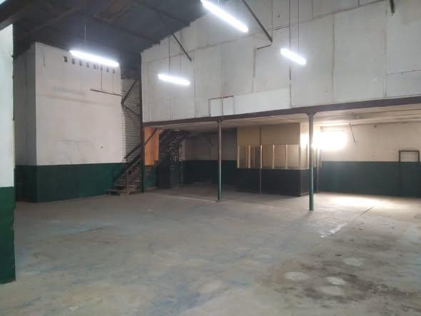 Entrepôt 300 m² à louer — Ankorondrano - photo 2