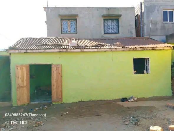 Maison à louer — Ambodivona - photo 1