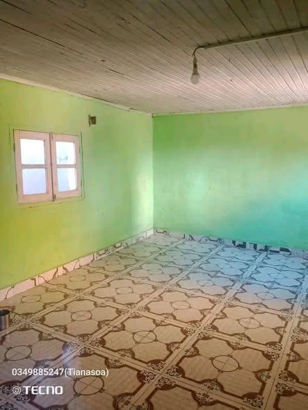 Maison à louer — Ambodivona - photo 3