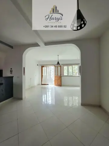 Appartement 3 ch. à louer — Alarobia — 1 300 000 Ar | Fonenako