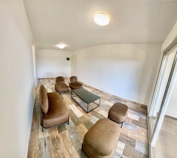 Appartement 1 ch. 110 m² à vendre — Ambatobe - photo 2