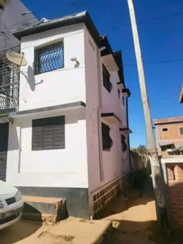 Maison 1 ch. 50 m² à vendre… — 130 000 000 Ar | Fonenako