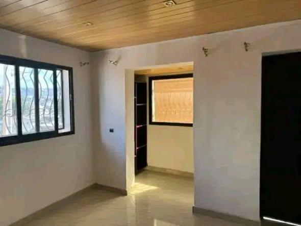 Maison 1 ch. 50 m² à vendre — Mandroseza - photo 3