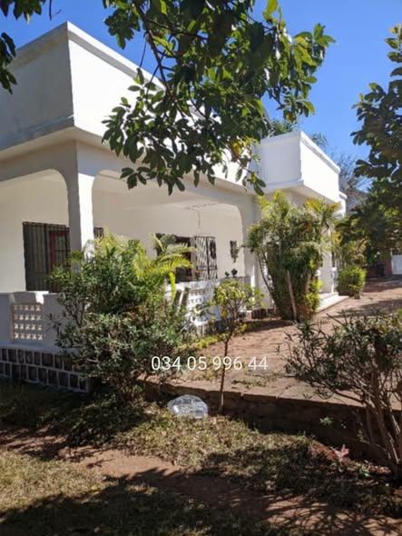 Maison 3 ch. à louer — Mandrosoa - photo 1