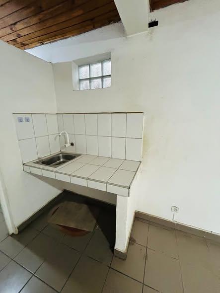 Bureau 1 ch. à louer — Tanjombato - photo 3