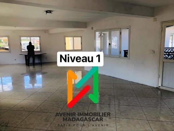 Bureau 100 m² à louer — Fianarantsoa - photo 2