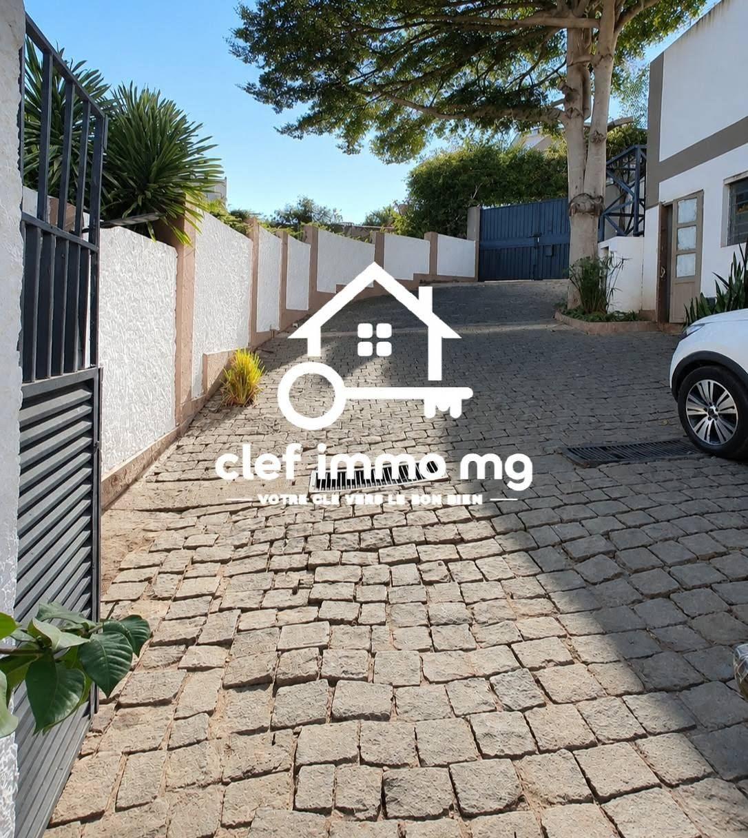 Appartement T3 en rez-de-chaussée — Ambohitrarahaba, Antananarivo - photo 2