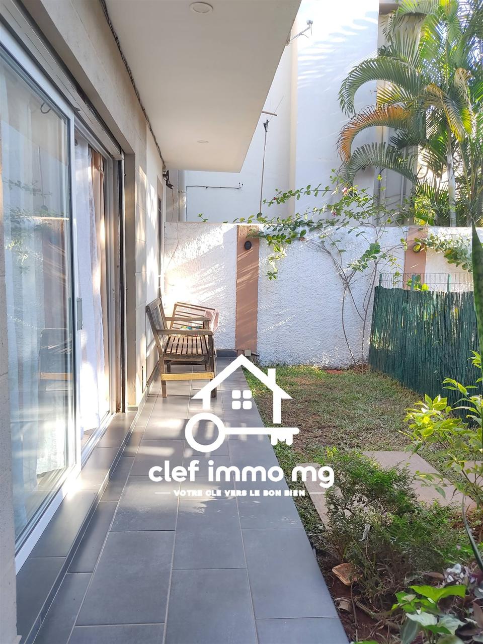 Appartement T3 en rez-de-chaussée — Ambohitrarahaba, Antananarivo - photo 8