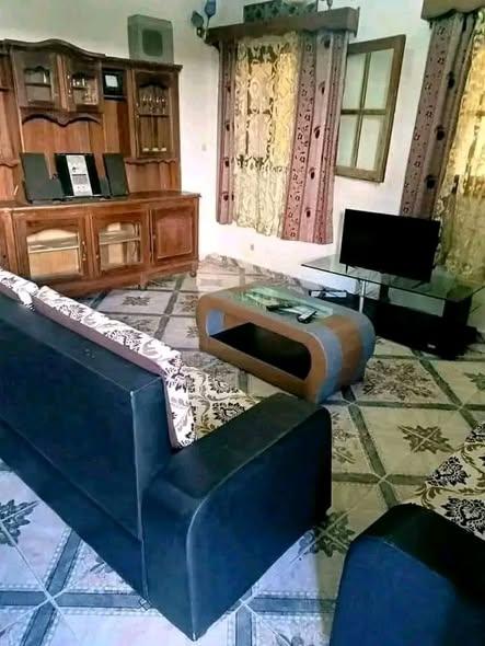 Maison 2 ch. à louer — Toamasina - photo 3