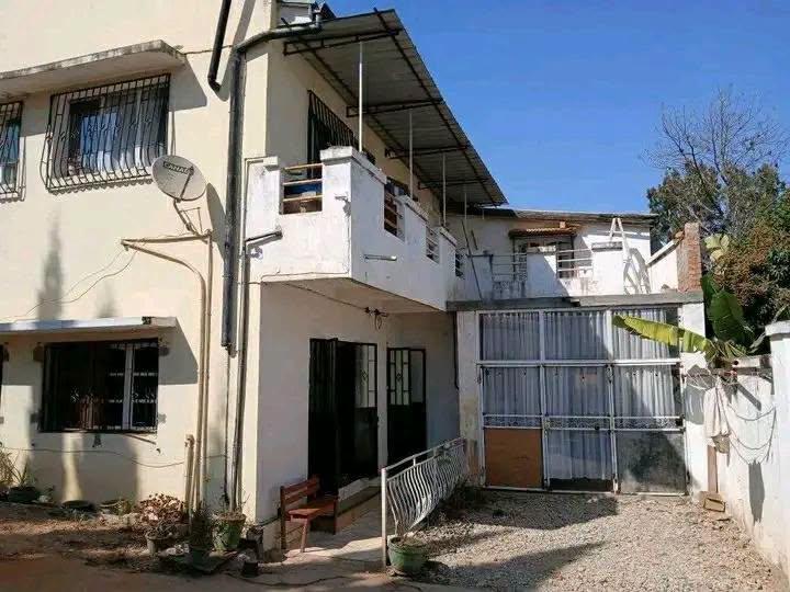 Immeuble 3 appartements titré 250 m² — Ambohinambo, Talatamaty - photo 3