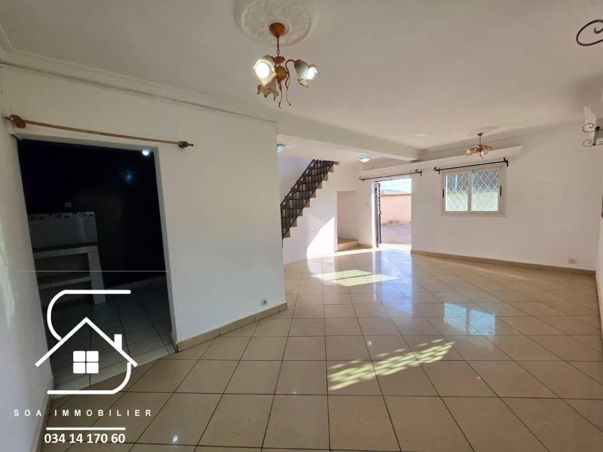 Villa à étage F5 indépendante — Imerimanjaka, Antananarivo - photo 7