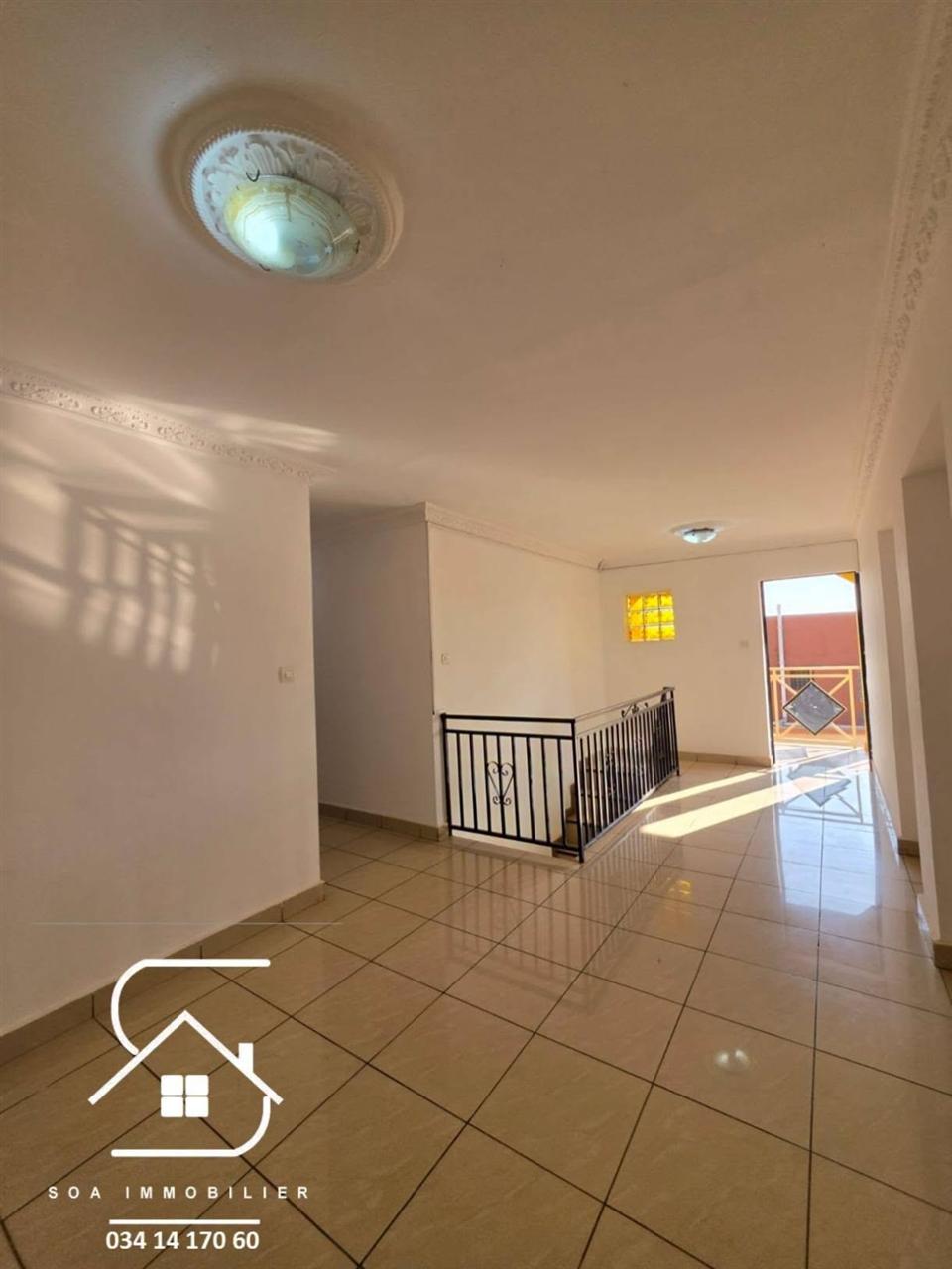 Villa à étage F5 indépendante — Imerimanjaka, Antananarivo - photo 8