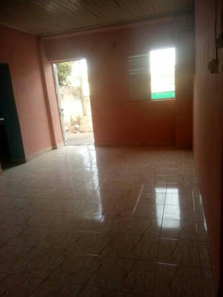 Maison 1 ch. à louer — Ampanotokana - photo 4