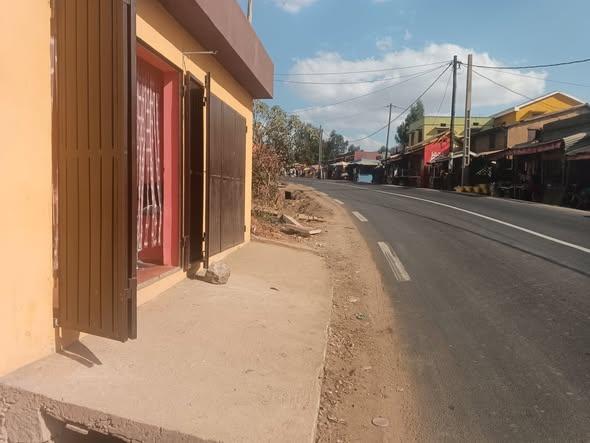 Local commercial à louer — Ambohibao - photo 2