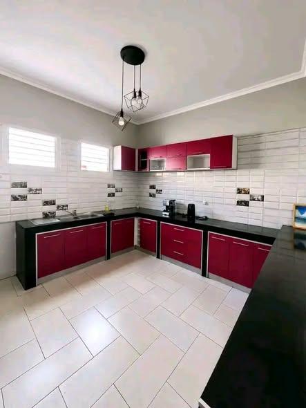 Appartement 3 ch. à louer — Talatamaty - photo 2